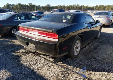 2013 Dodge Challenger Sxt z USA, uszkodzony, nr VIN 2C3CDYAG8DH663110